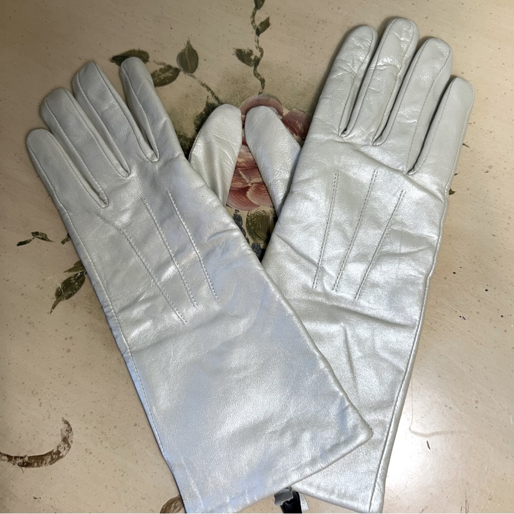 Terry Lewis Mid Long Length Pearl White Leather Gloves NEW NWT